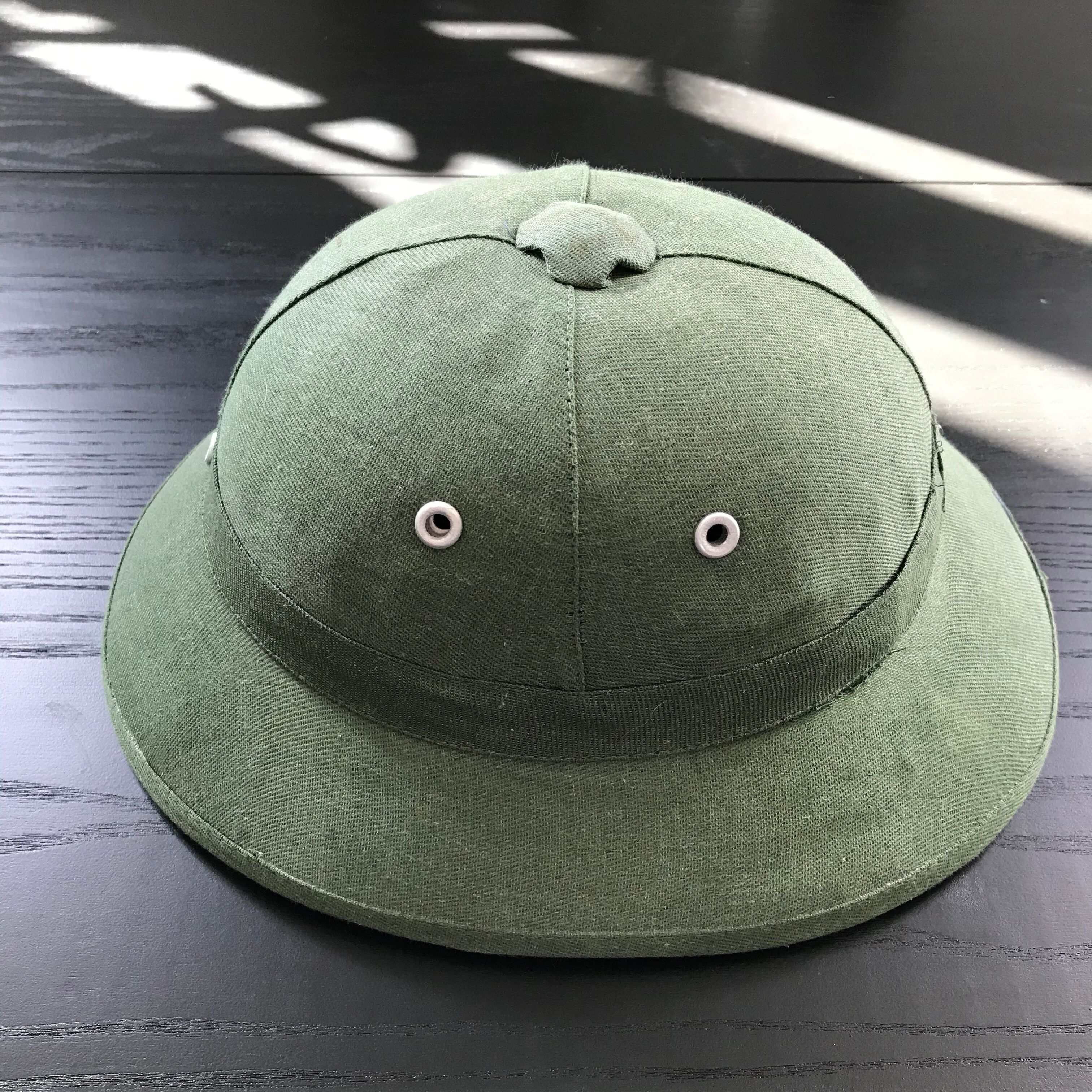 Colonial helmet 1960