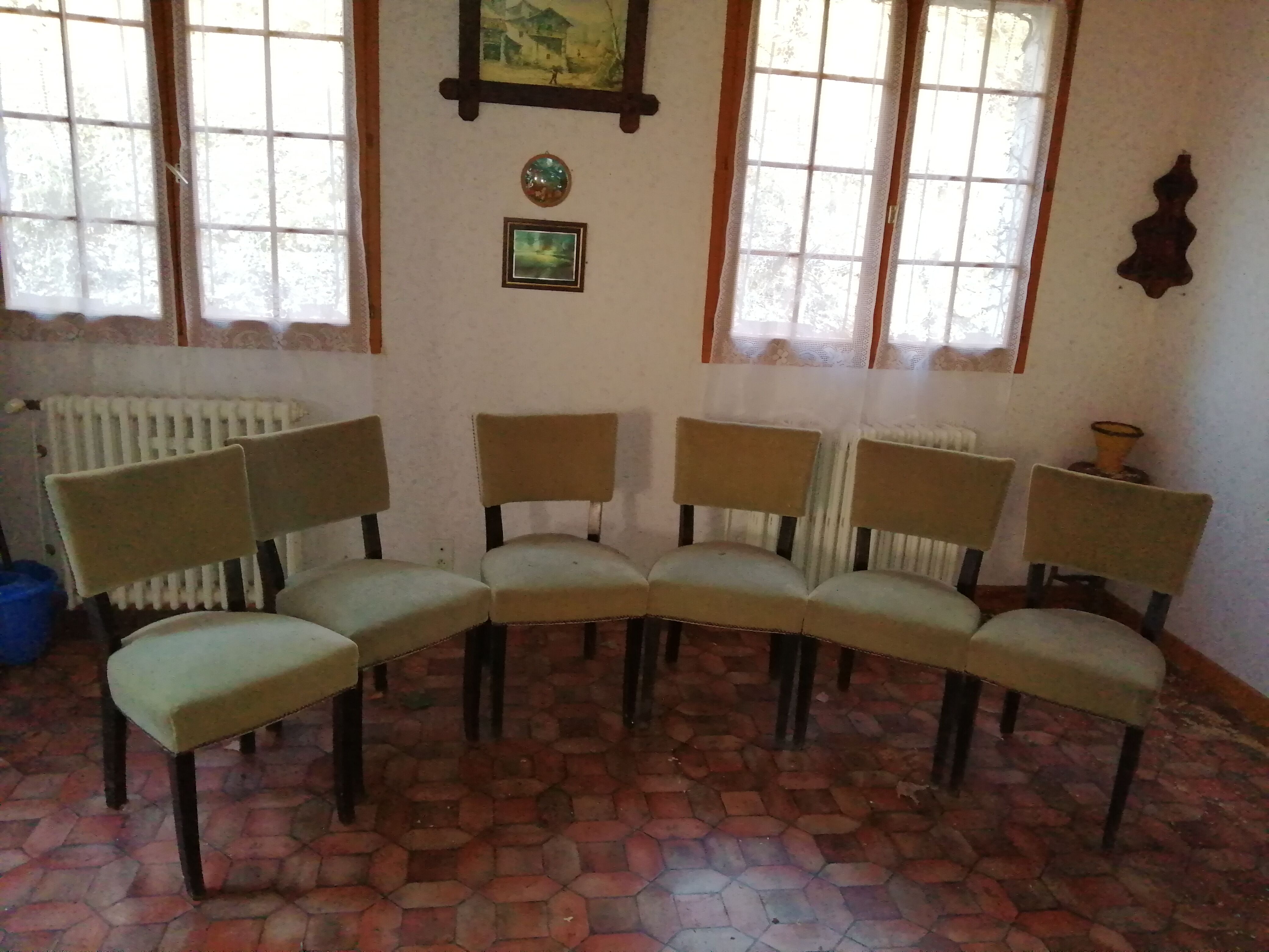 Set of 6 studded velvet chairs