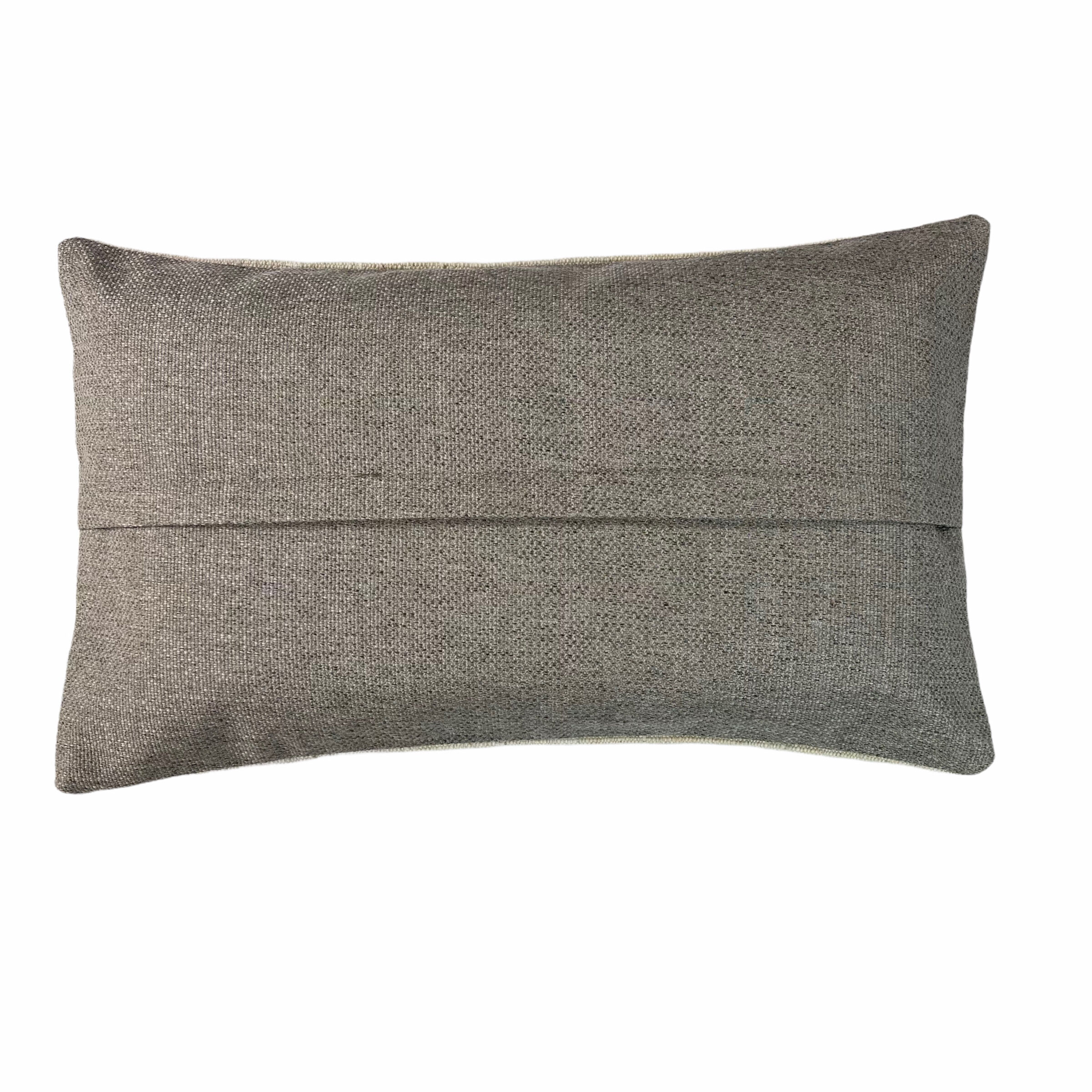 Vintage turkish kilim cushion cover. 30 x 50 cm