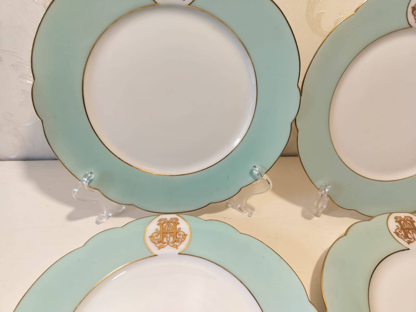 Service de 12 assiettes en porcelaine de Paris - H. Béziat / Maison Blender