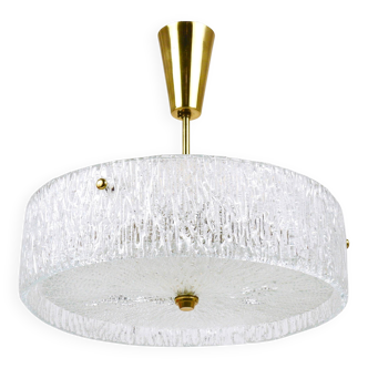 J.T. Kalmar Lustre pendant light in brass and textured glass, 1950s