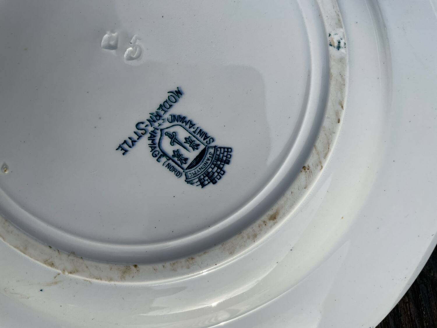 Set of 6 mismatched iron earth flat plates