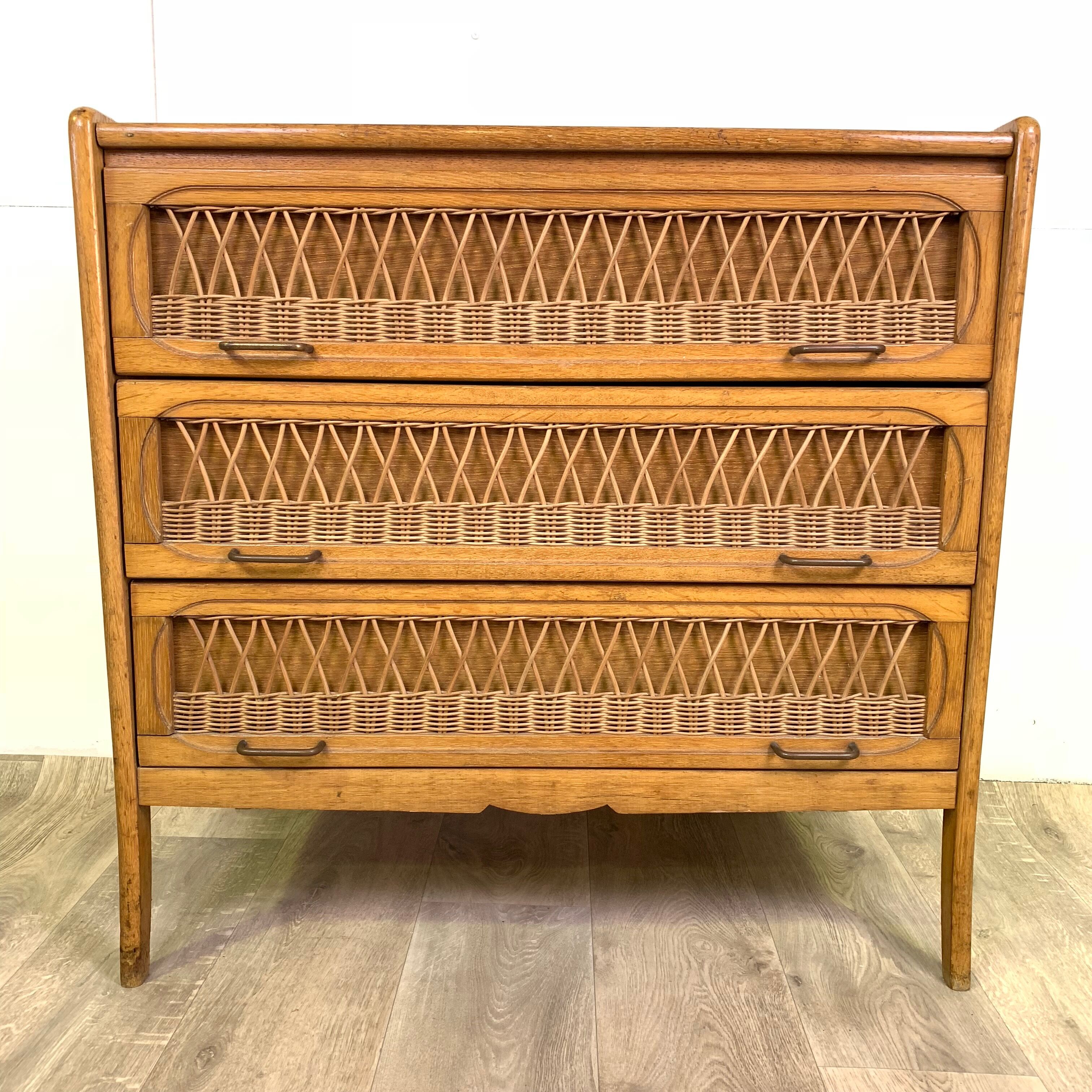 Vintage Wicker chest of drawers