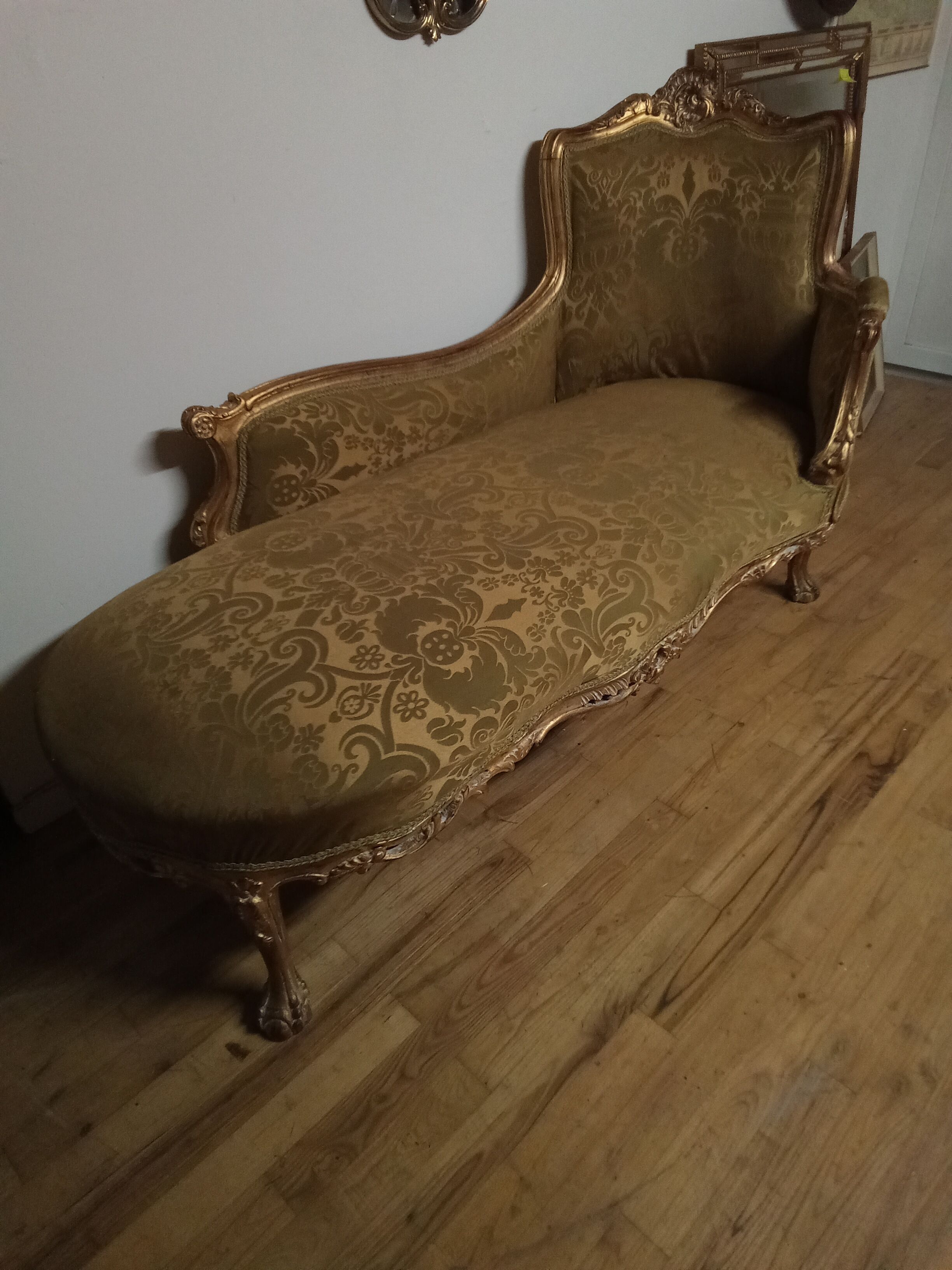 Meridian rococo golden