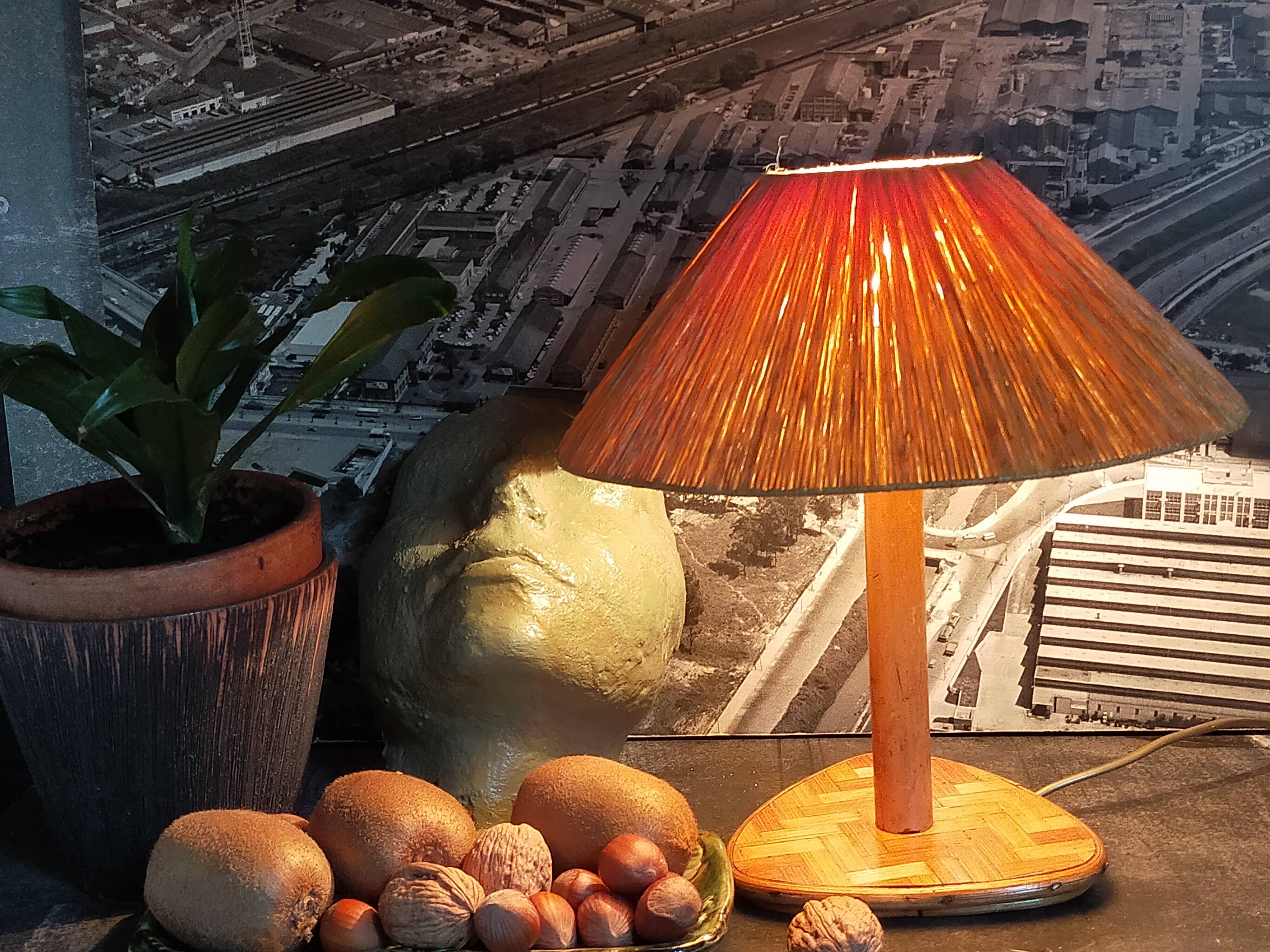 Table lamp in wood and rattan, 50s raffia lampshade