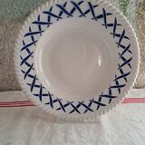Suite de 8 assiettes creuses au pochoir
