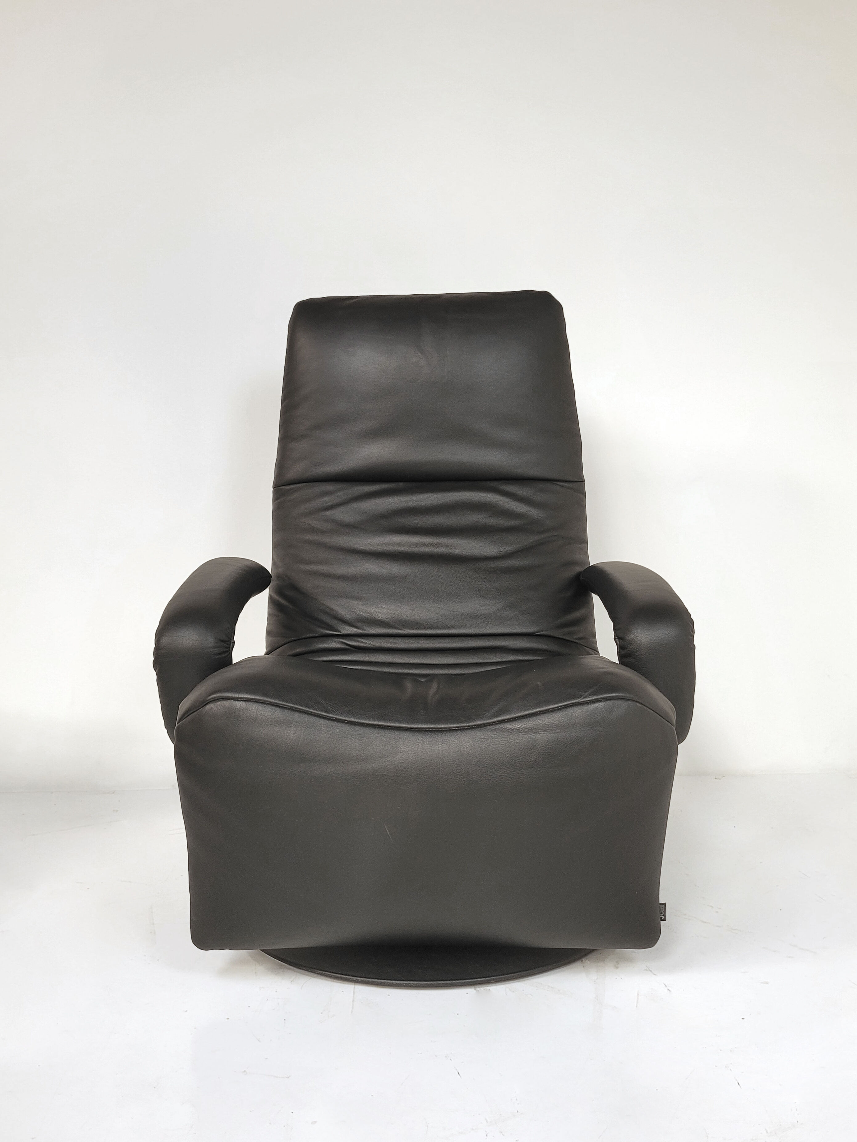 Jori Yoga Relax armchair in black leather