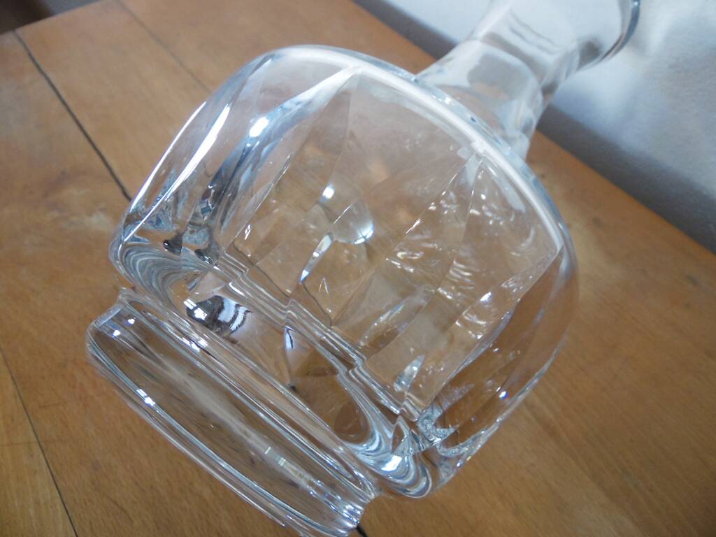Hand-cut crystal decanter
