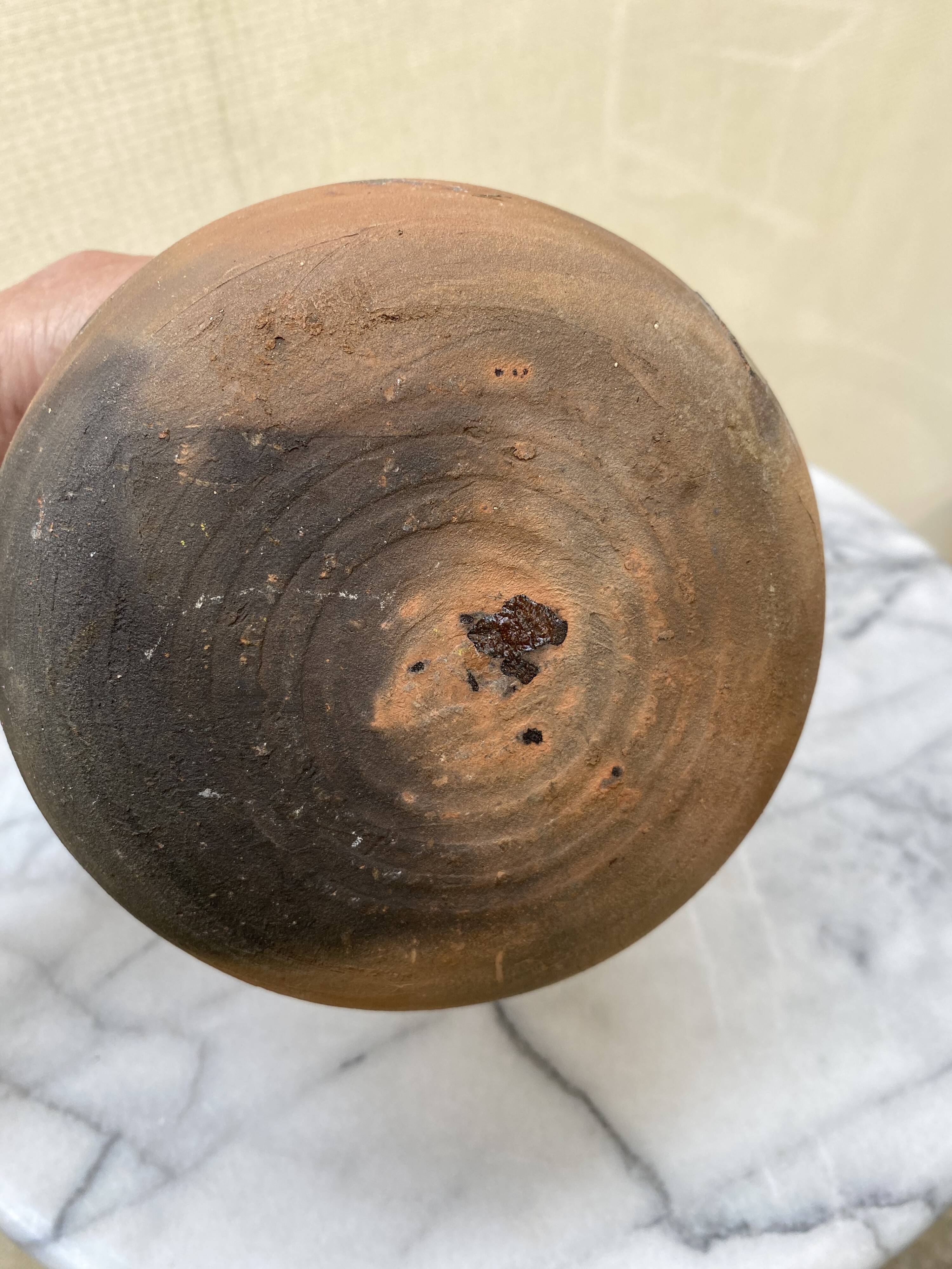 Old terracotta confit pot – authenticity in the French way