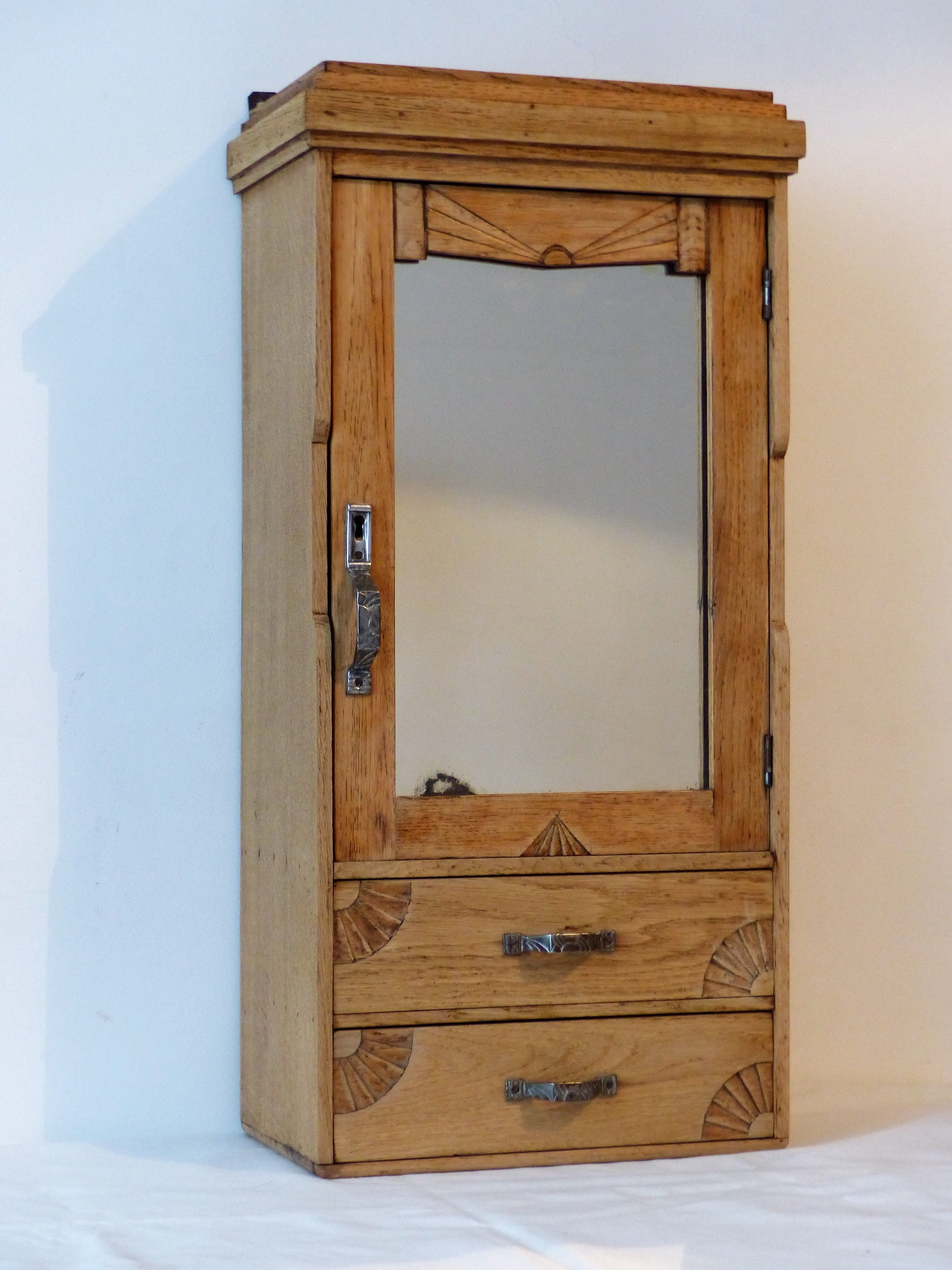 Toilet cabinet
