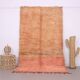 Tapis marocain vintage fait main en laine pêche