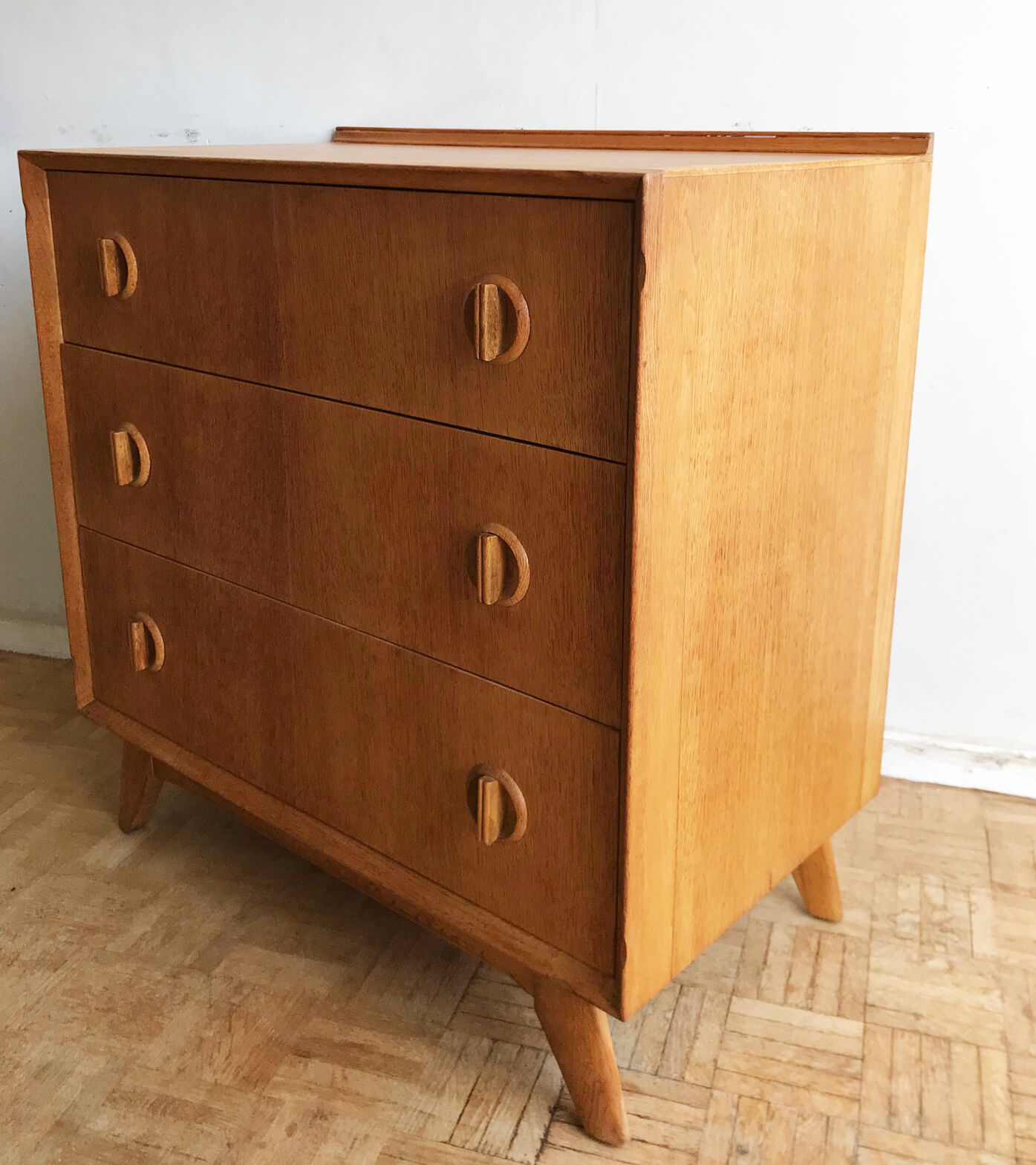 Compass foot chest of drawers in light oak from the 1960s
