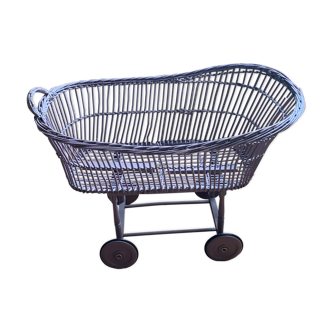 Wicker cradle