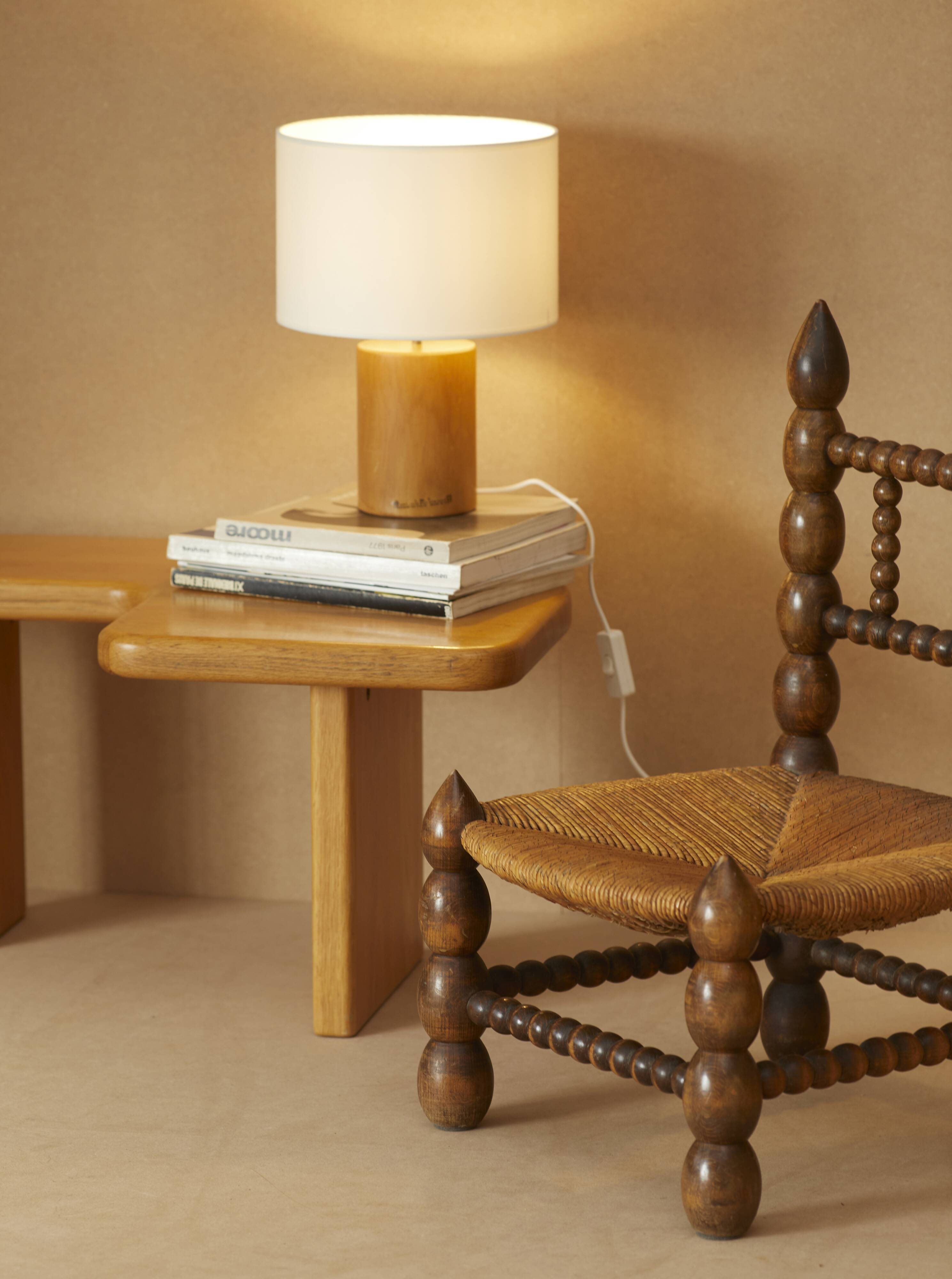 Chaise basse en bois (chêne) et paille circa 1950