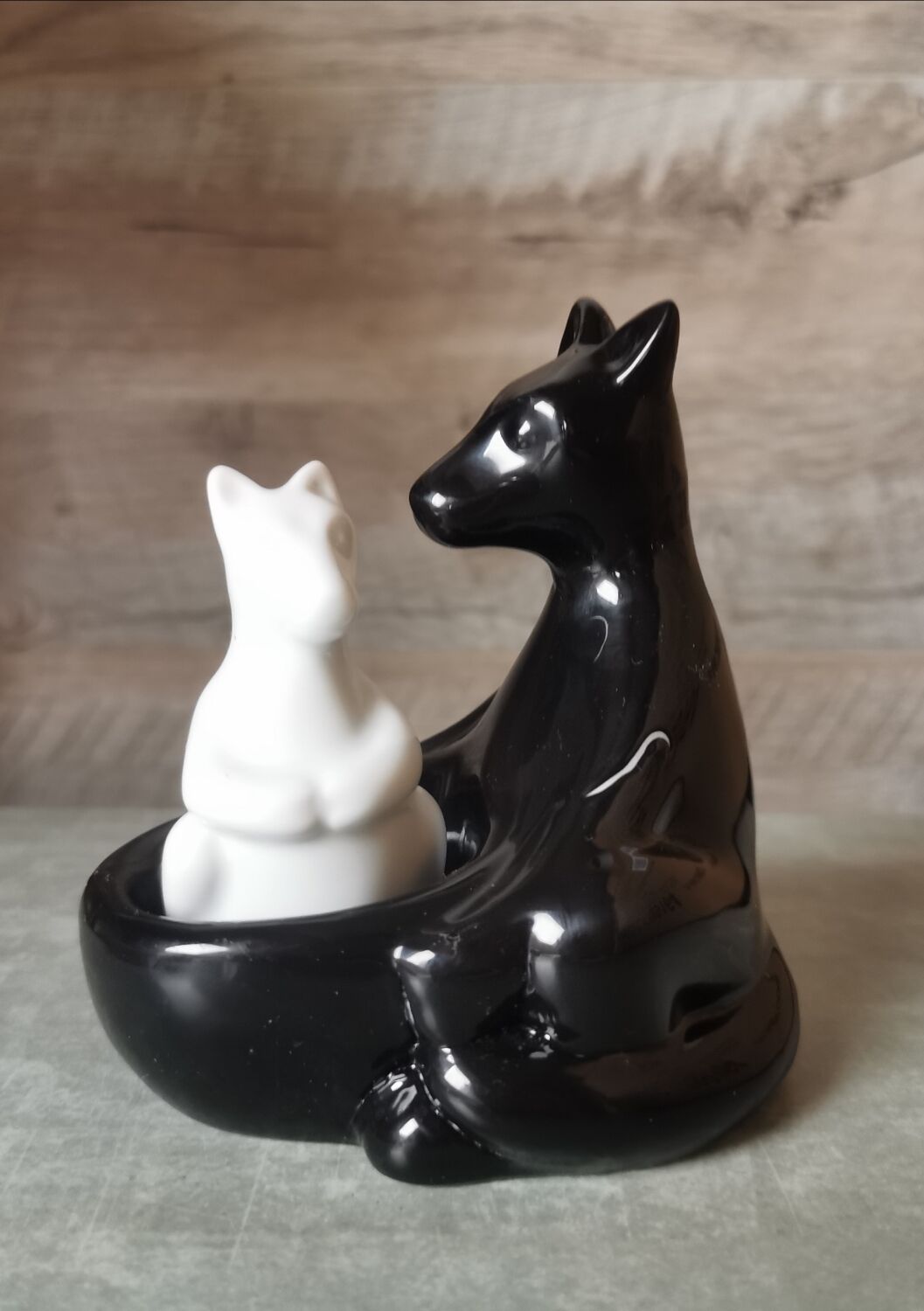 Pepper shaker kangaroo ceramic