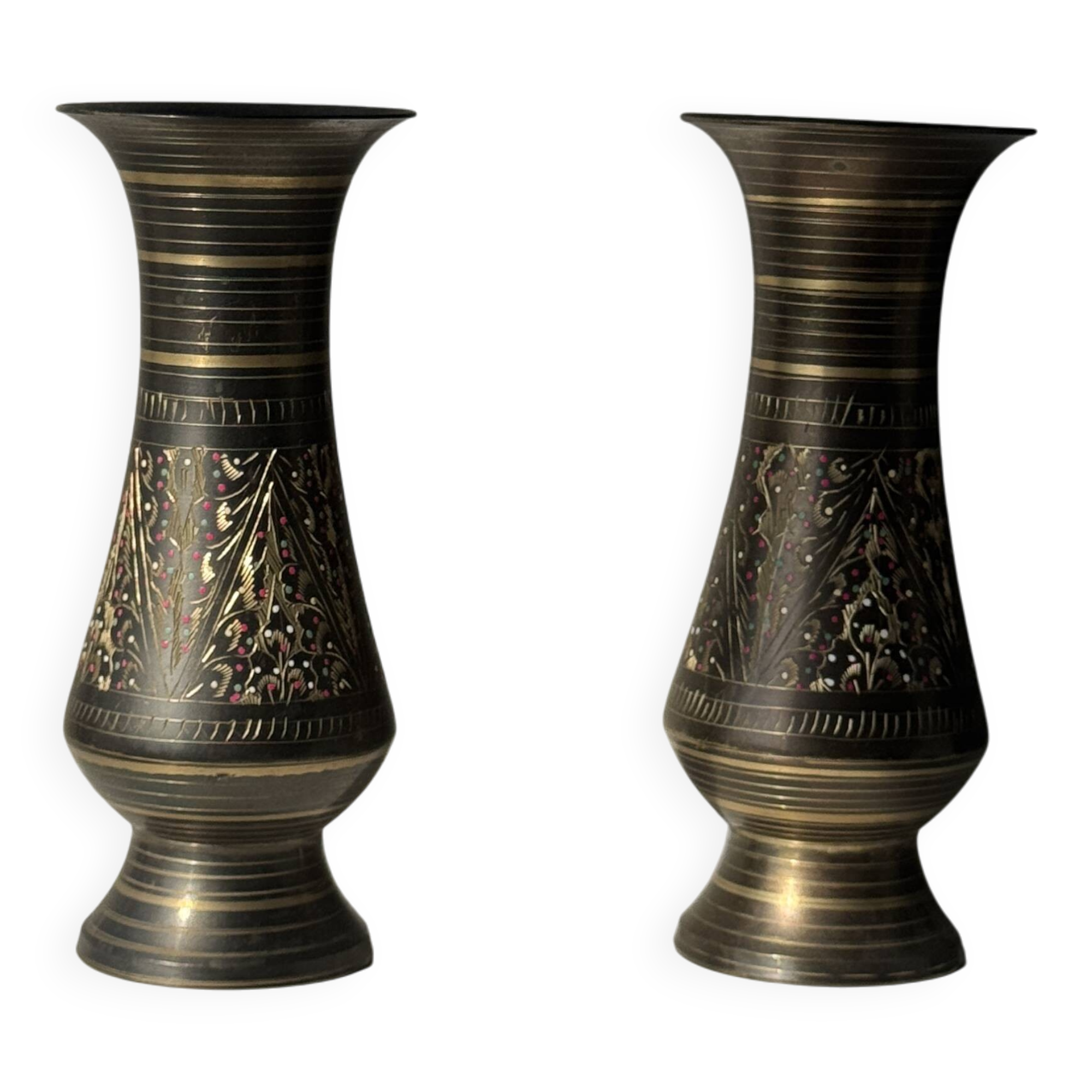 Pair of two small chiseled metal vases H15.5 D6.5