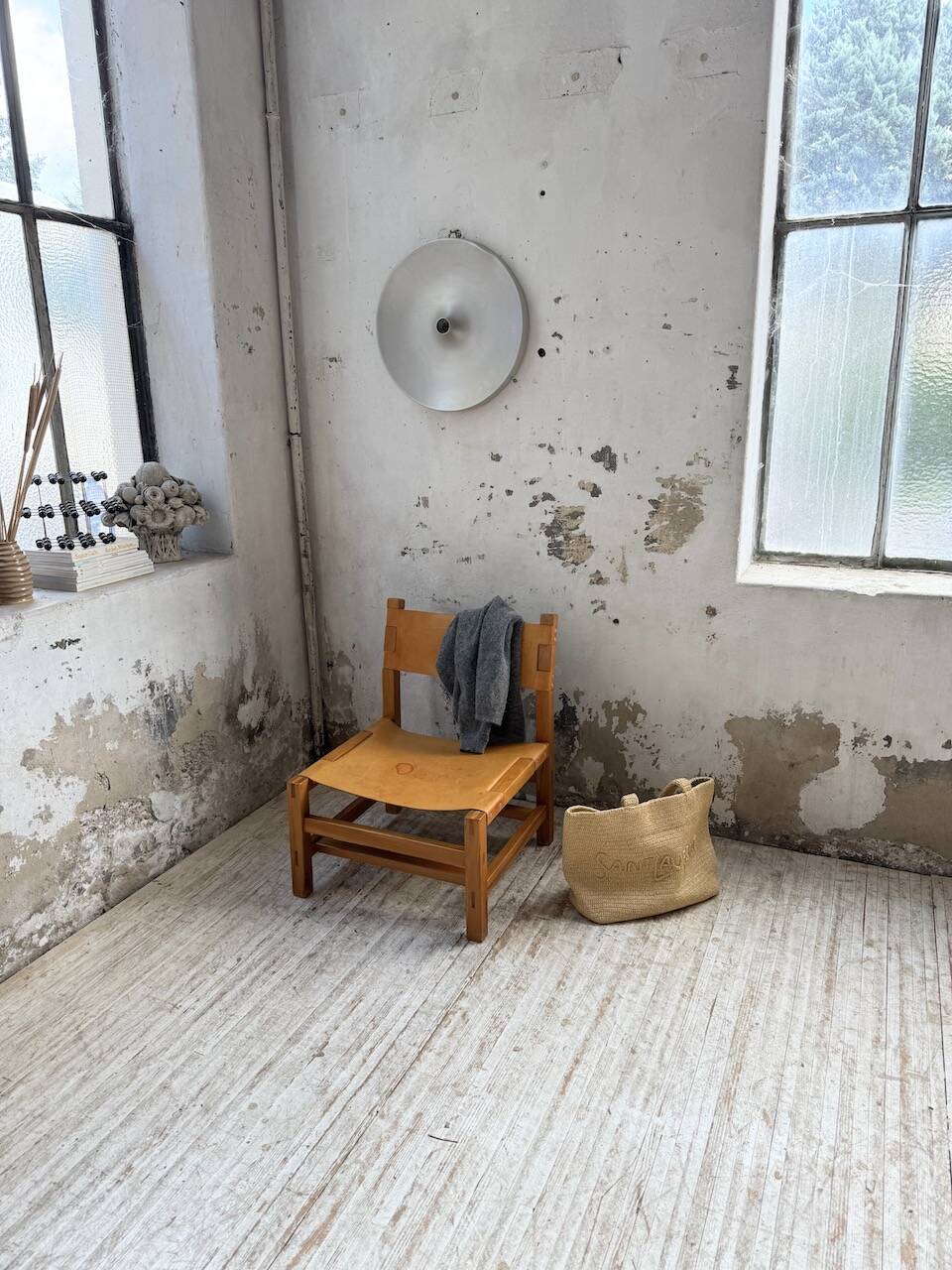 Elm and leather armchair Maison Regain