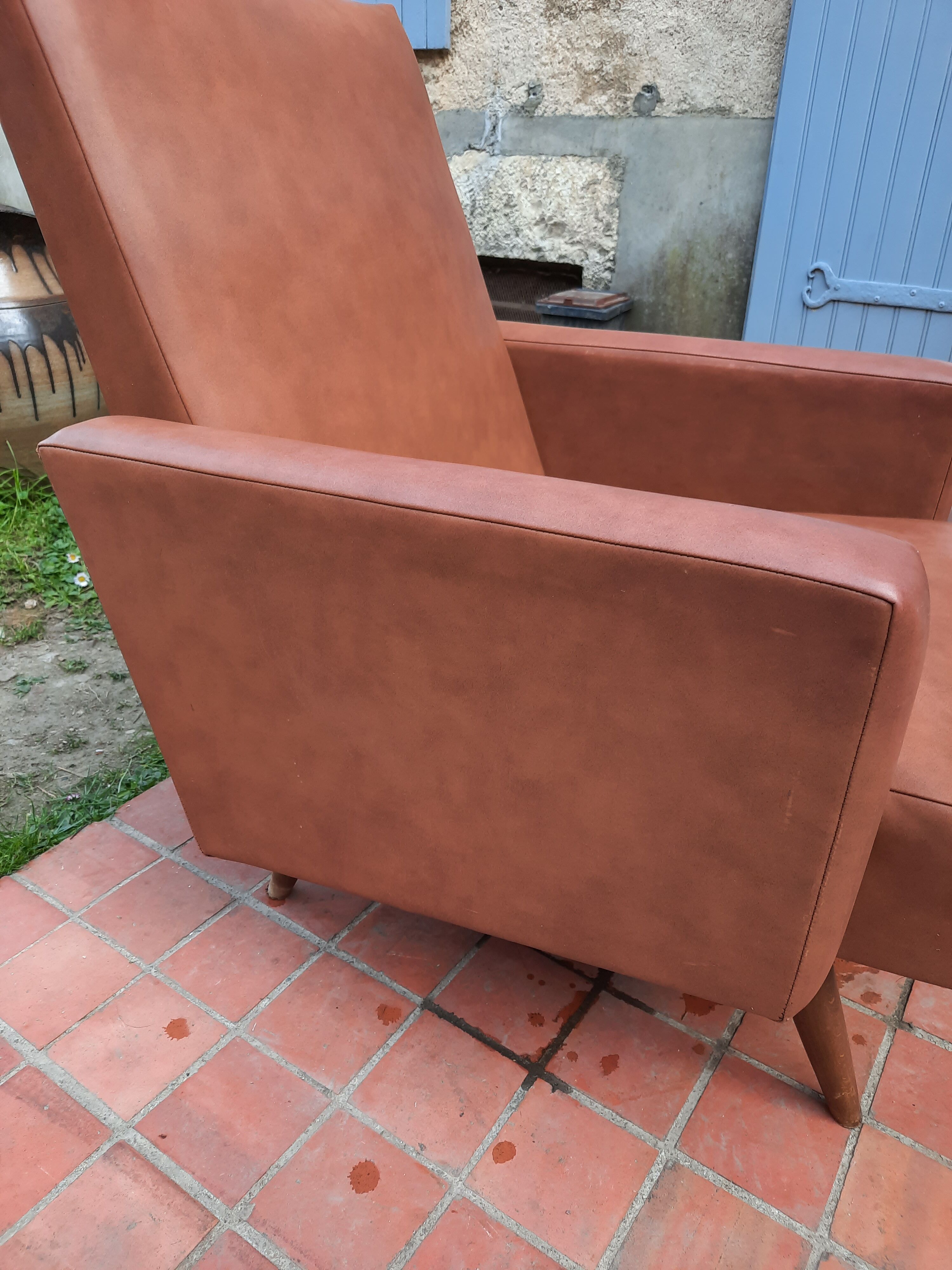 Pair of Skai armchairs in the year 50