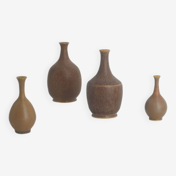 Suite de 4 vase scandinaves de collection en grès marron par Gunnar Borg