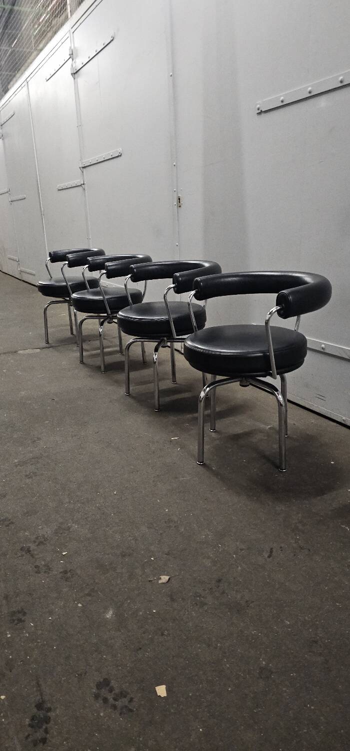 4 Cassina Lc7 Charlotte Perriand