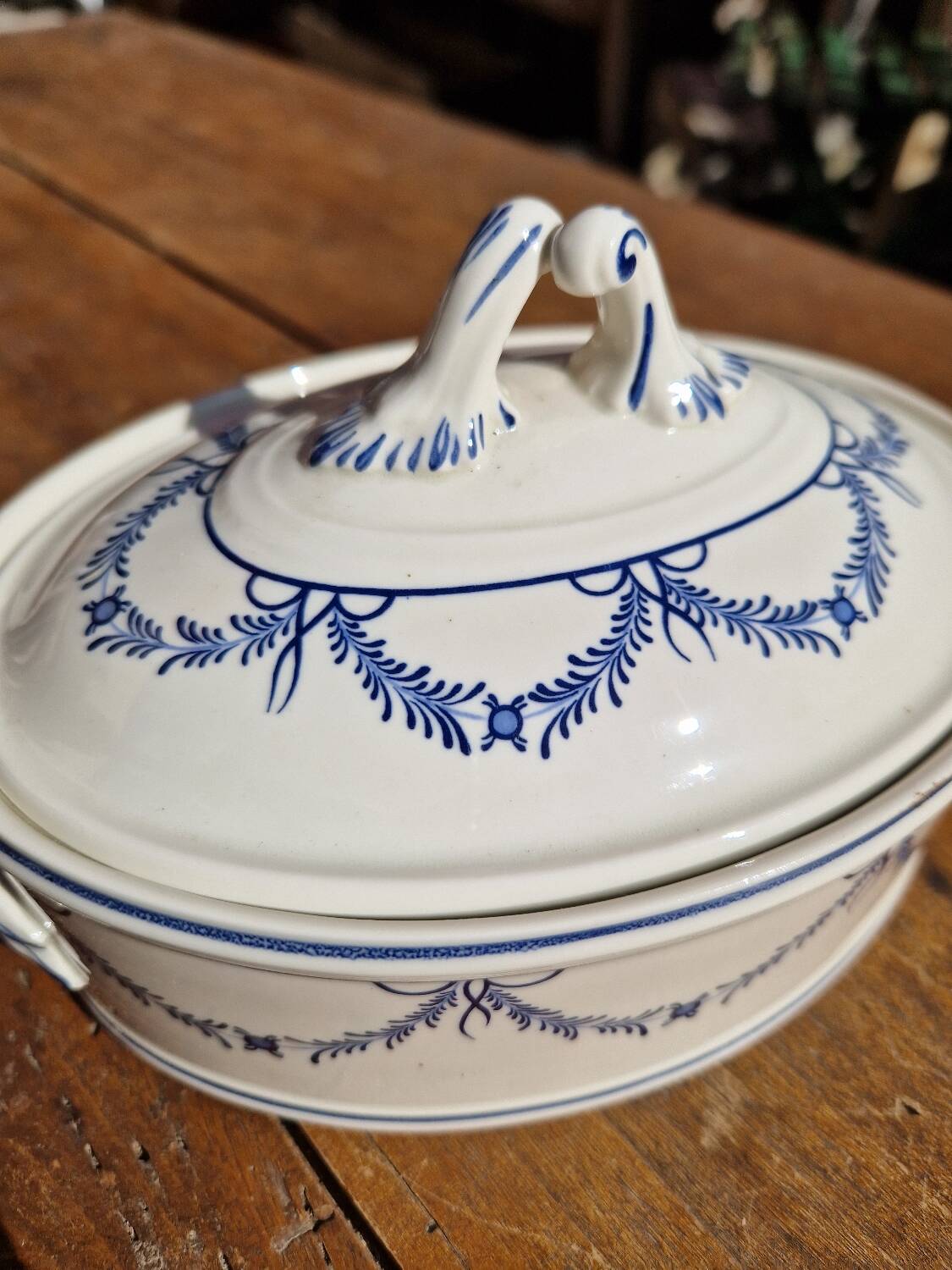 Old Villeroy & Boch LB candy box