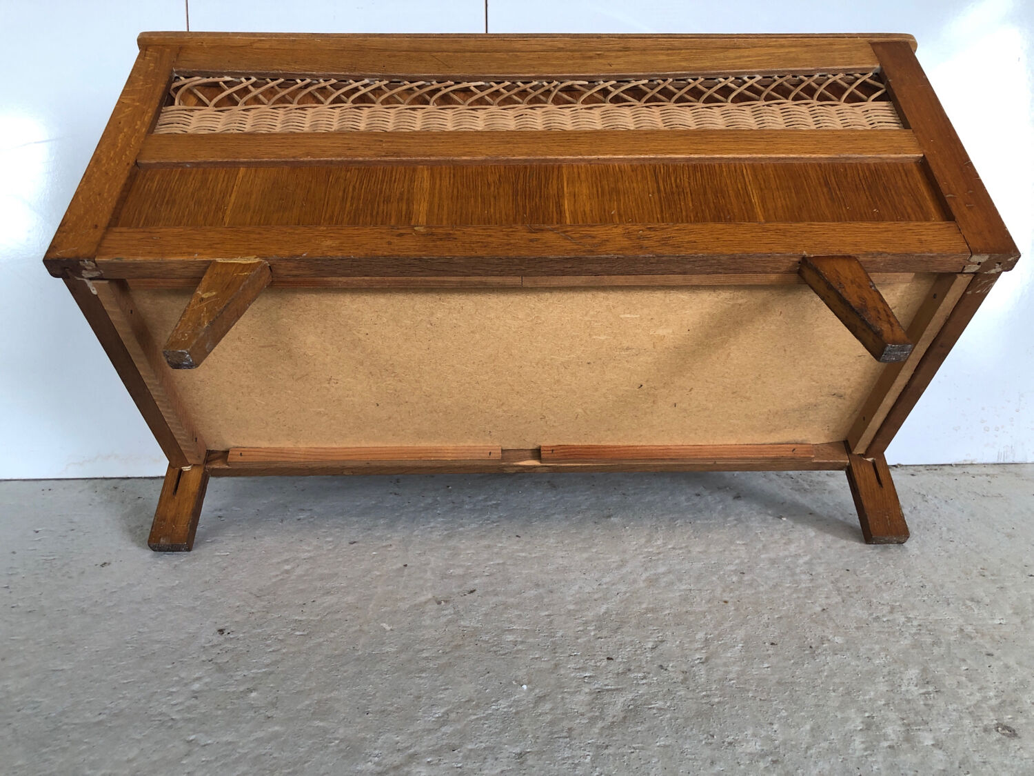 Toy chest with rattan feet retro 50