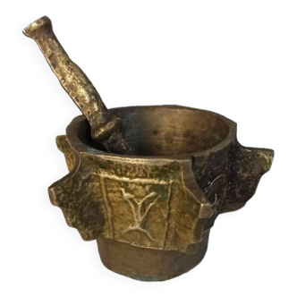 Bronze apothecary mortar with wings XVII