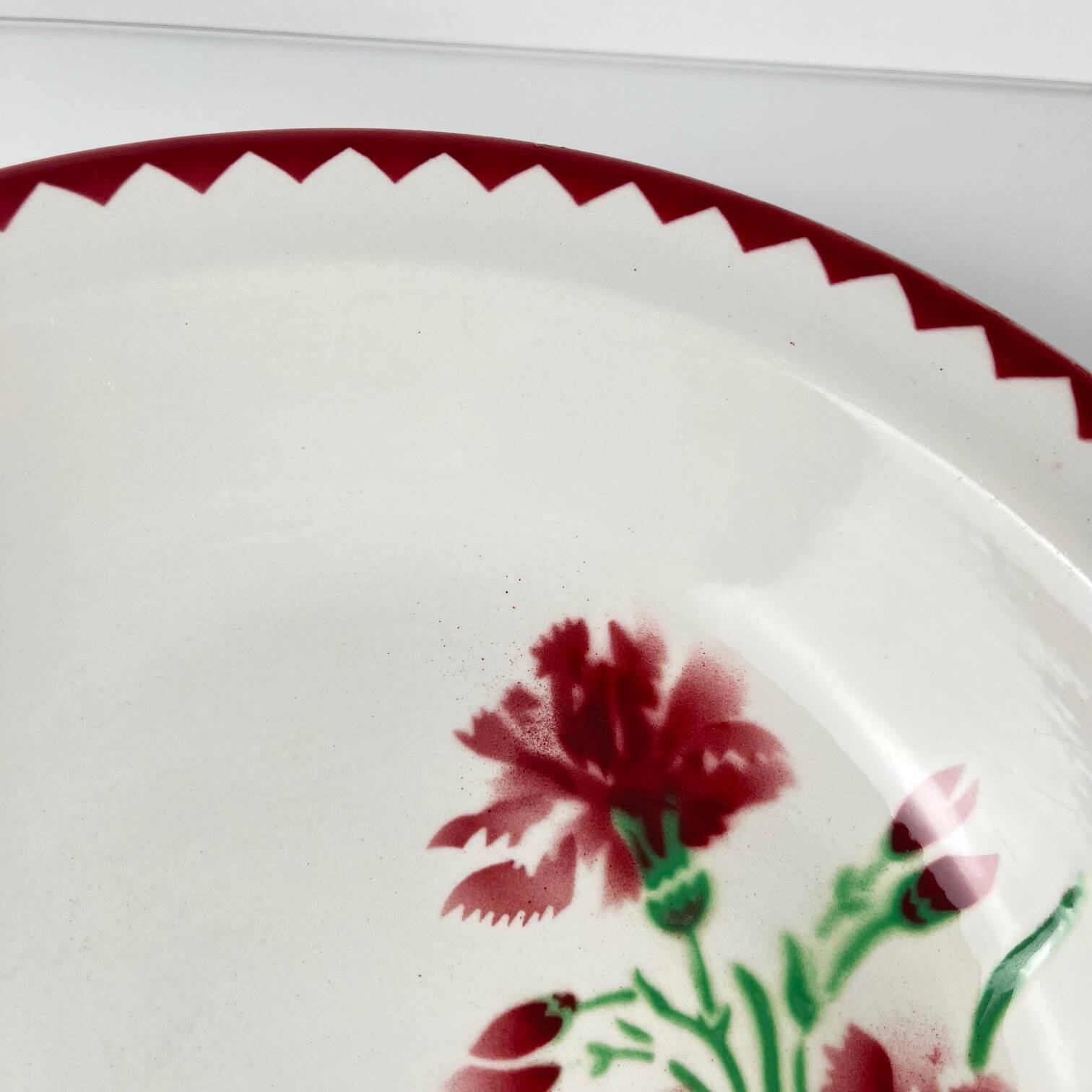 Large salad bowl with "Oeillet" rim, Sarreguemines, 1920-50