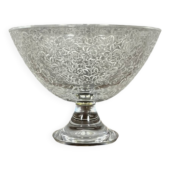 Important centerpiece bowl on pedestal in Baccarat crystal