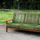 Salon scandinave de couleur vert vintage des années 70