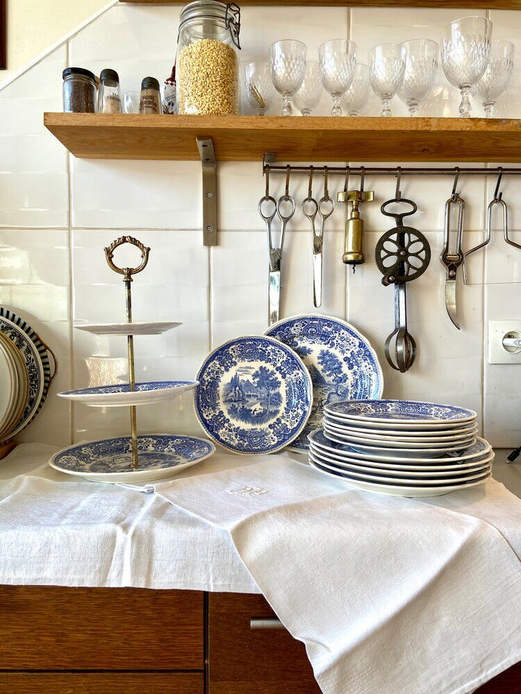 6 Villeroy & Boch plates in blue porcelain, Burgenland service