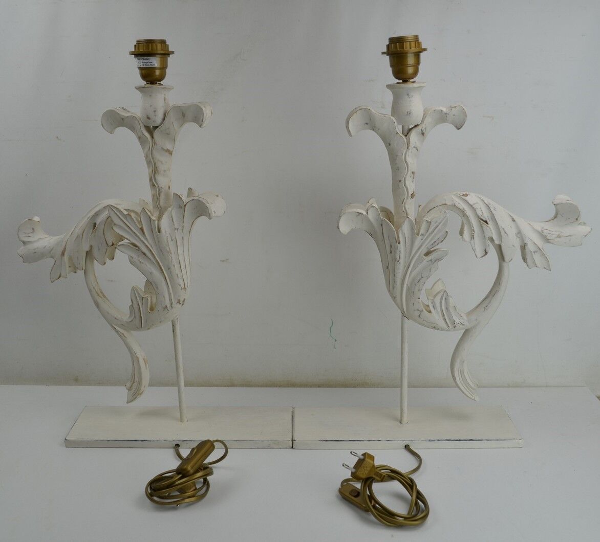 Pair of legs of wood metal table lamps foliage decoration Design: Ivory White