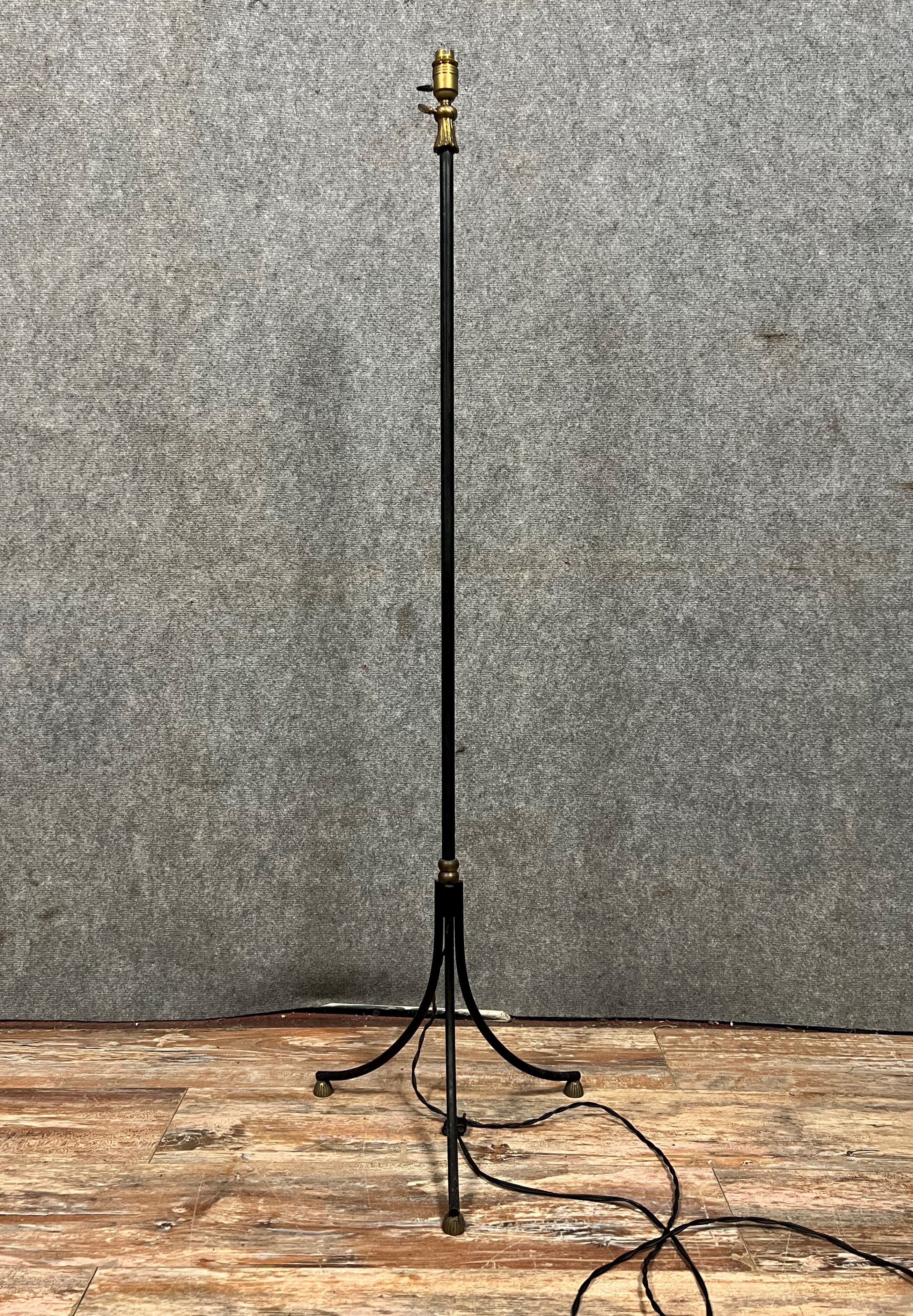 Vintage floor lamp foot in lacquered iron circa 1950