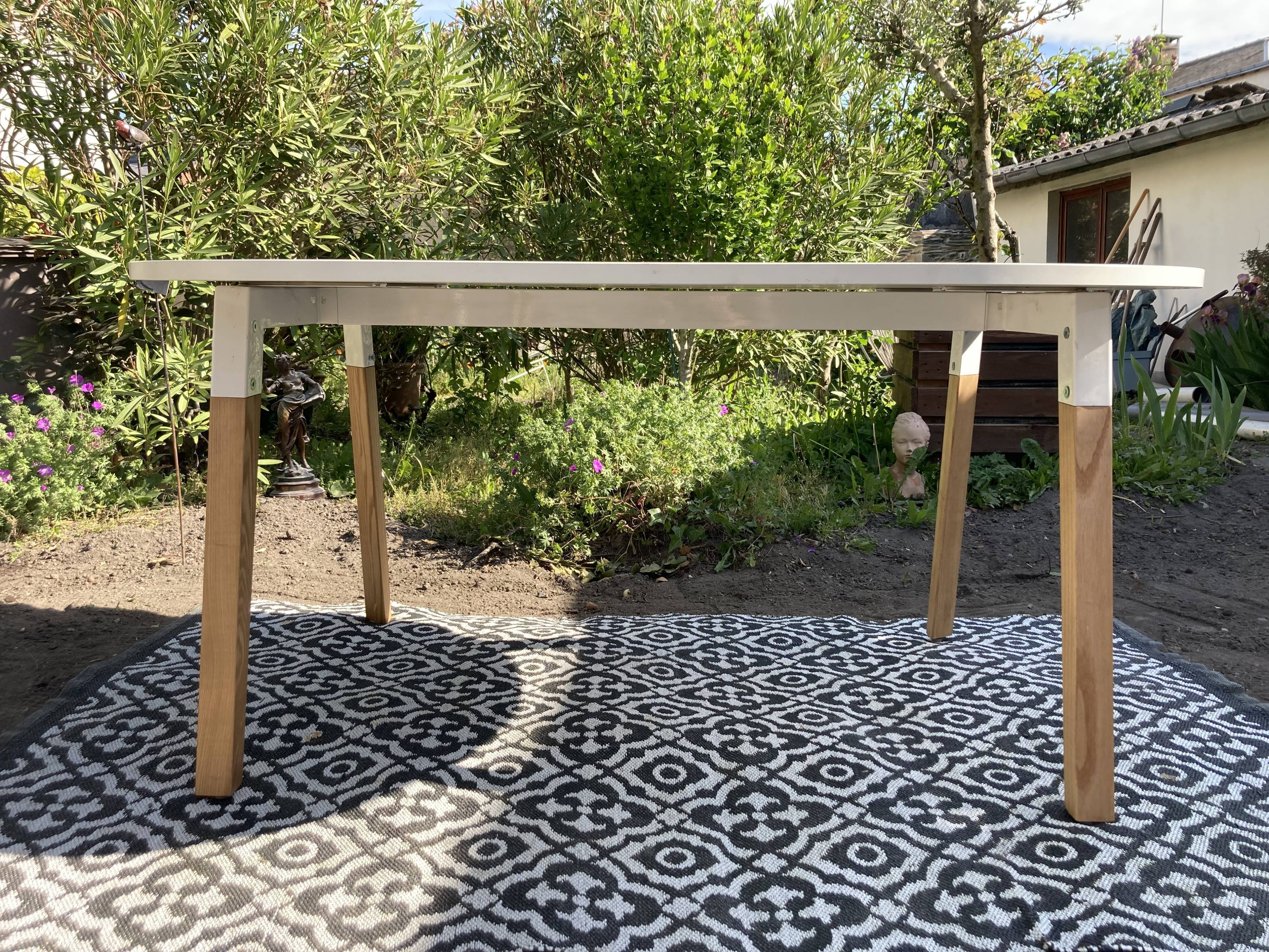 White oval table solid wood base