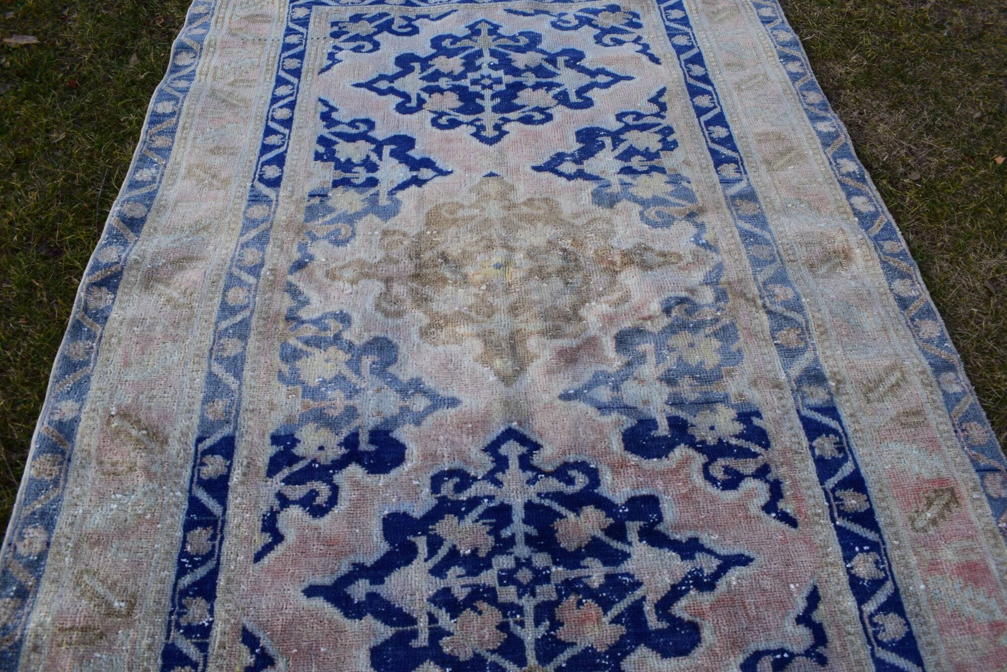 Vintage Turkish handmade rug 142x210 cm