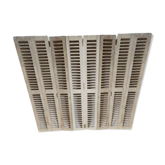 4 shutters