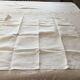 Service de table avec broderie blanche fait main sur toile de lin
