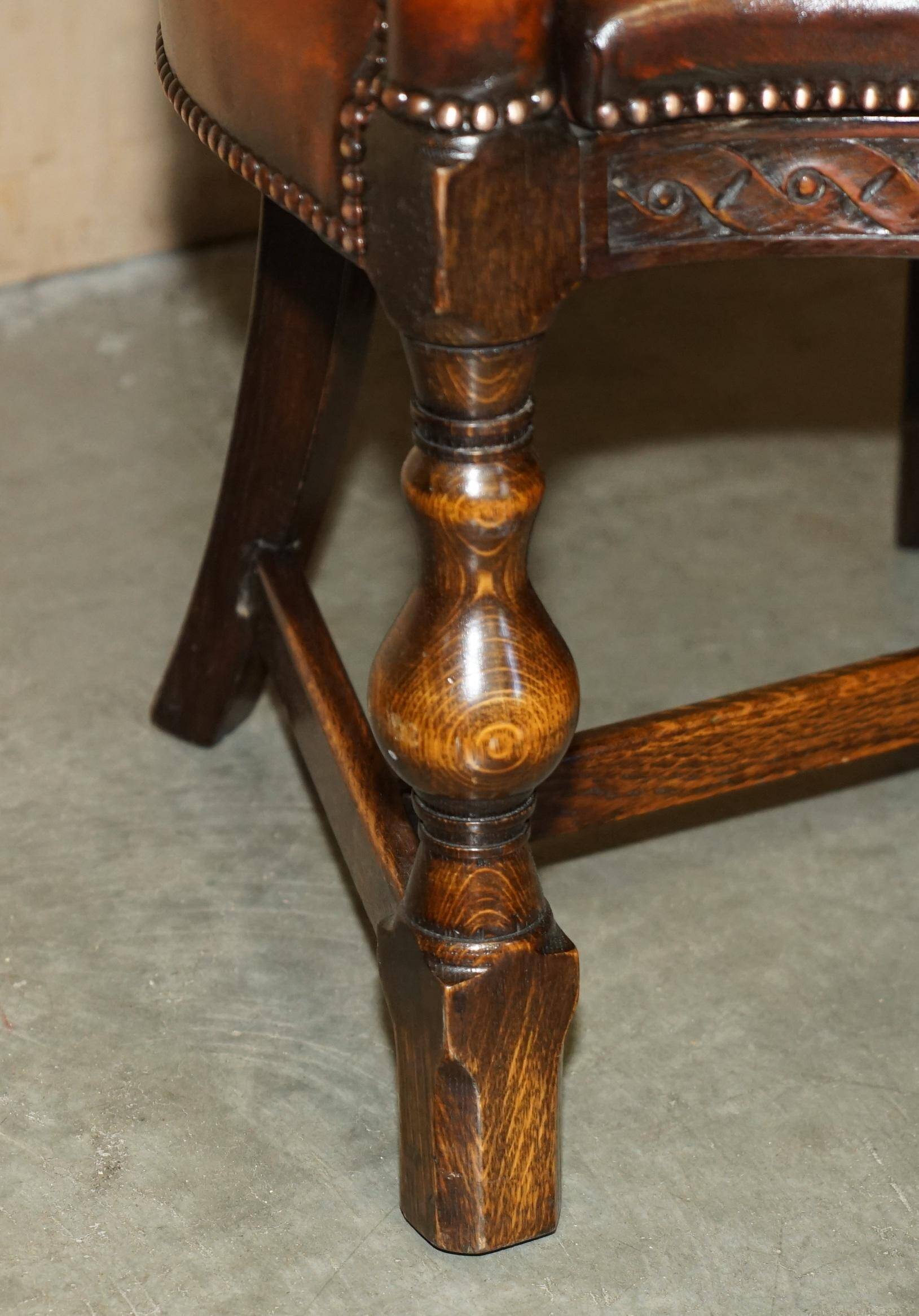 Fauteuil de bureau Édouardien 1910 en cuir et chêne sculpté
