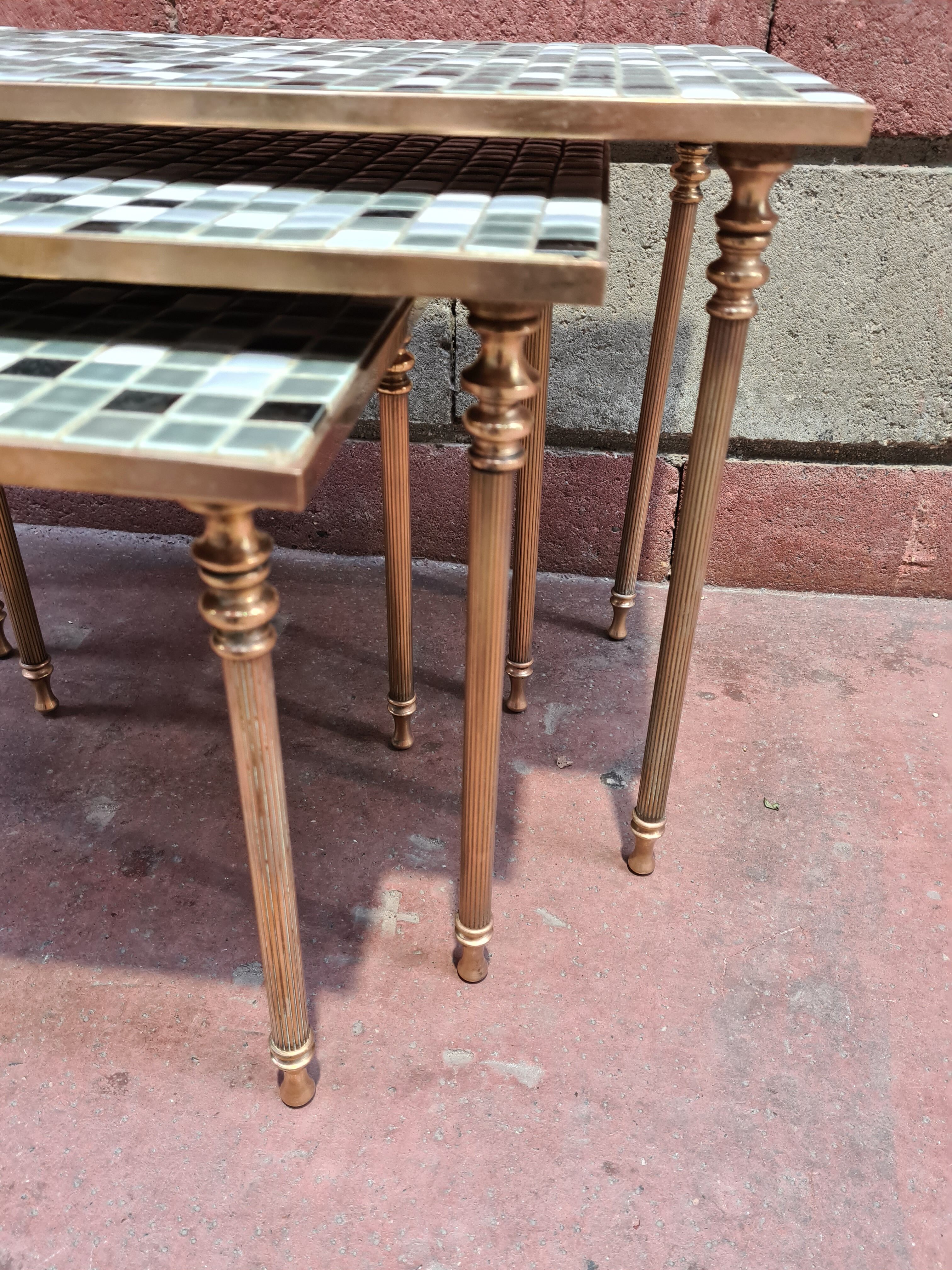 Vintage trundle coffee table