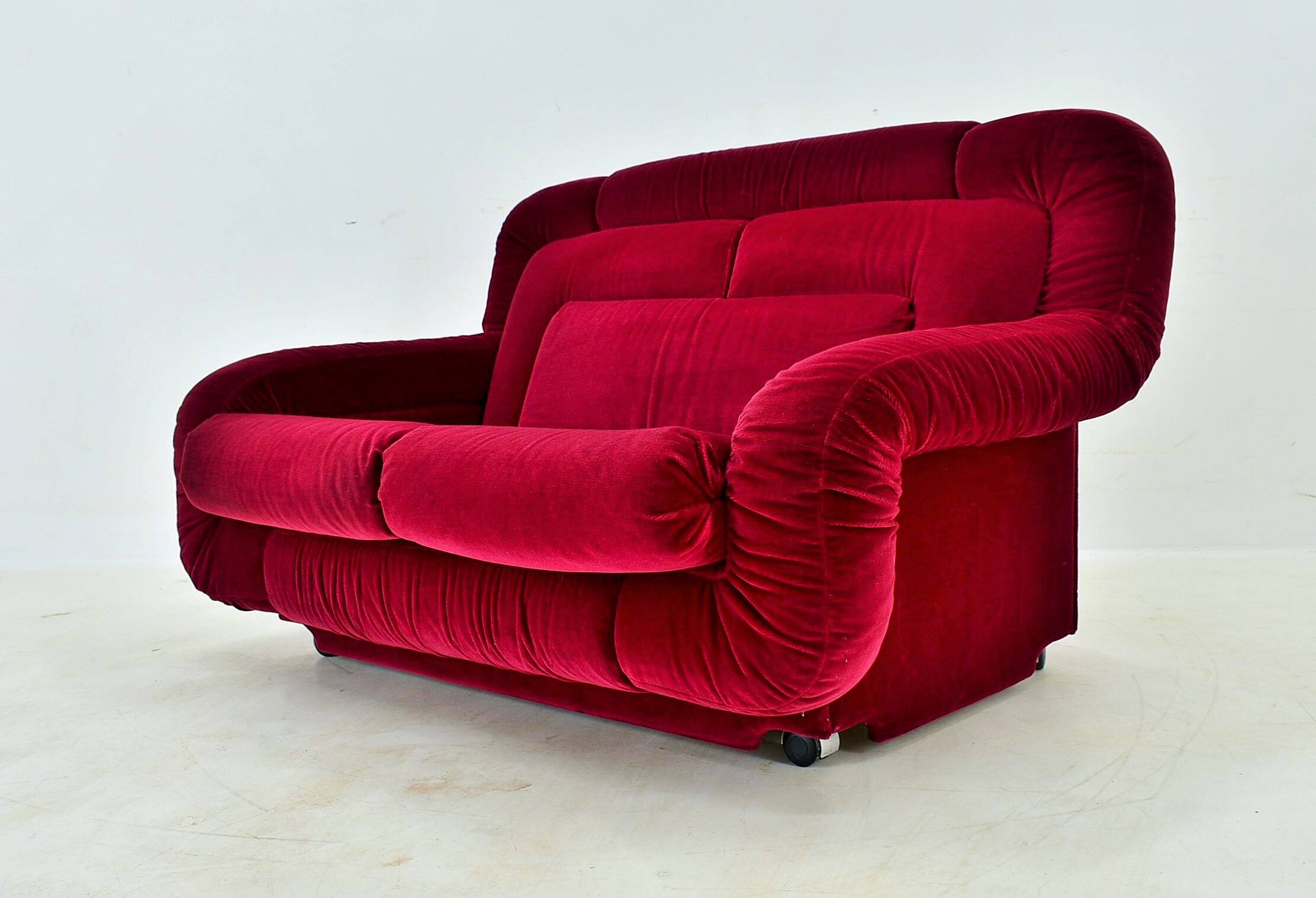 Two-seater canapé, rare from the 1970s, Italy.