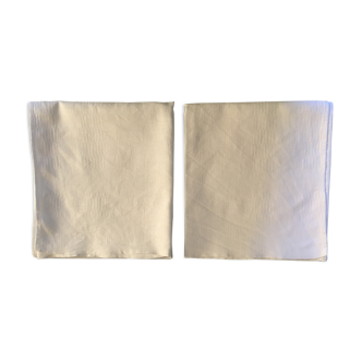 Pair of napkins 57 x 63 white damask