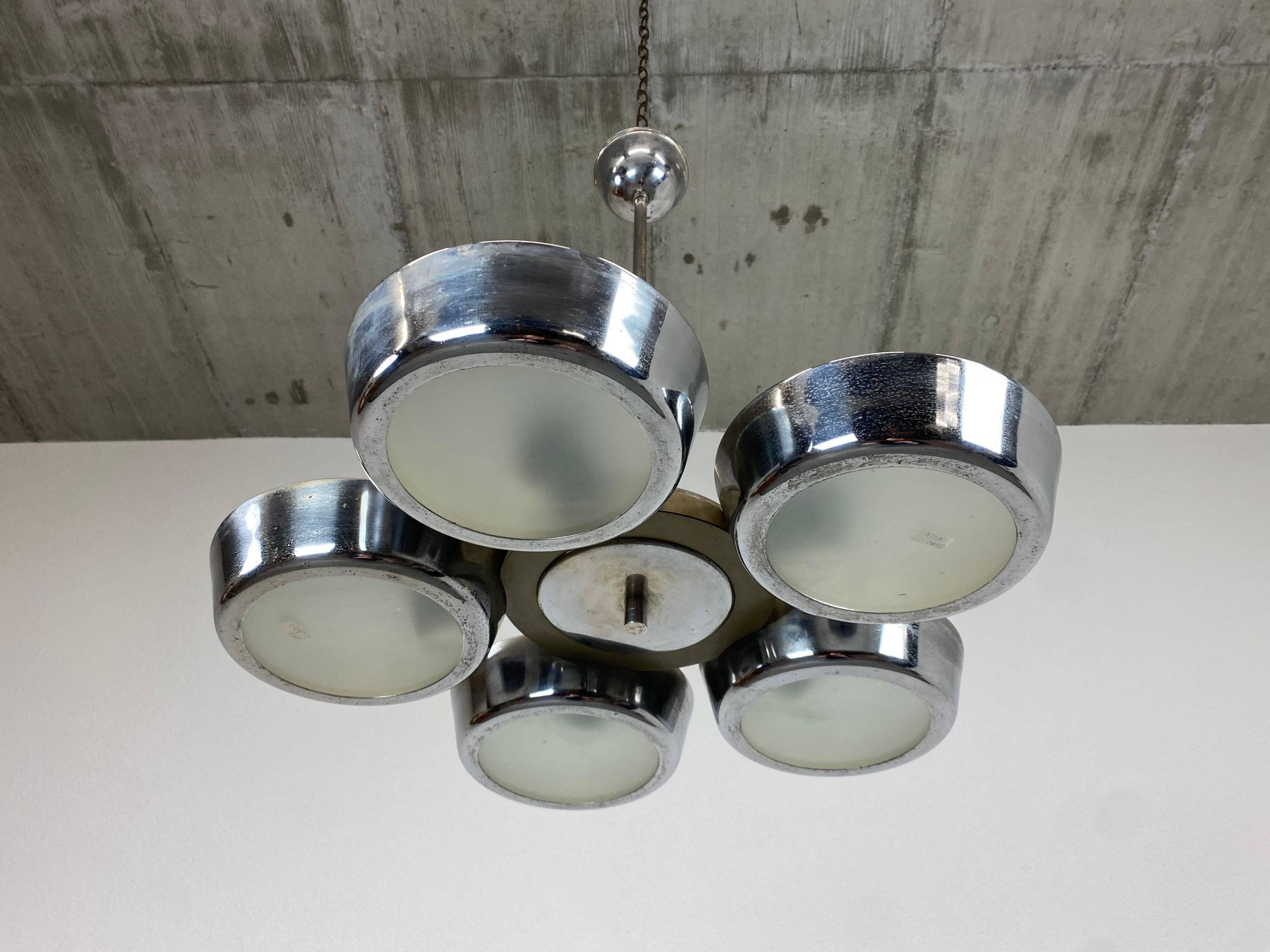 Suspended UFO lamp from the space age