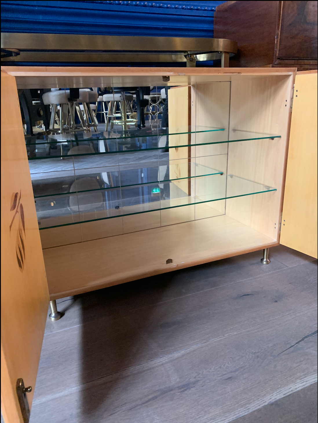 Furniture bar 2 body