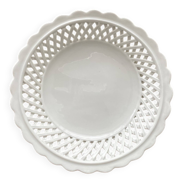 Openwork, woven earthenware plate