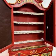 Cabinet bibliothéque Venitien style Louis XV en bois laqué