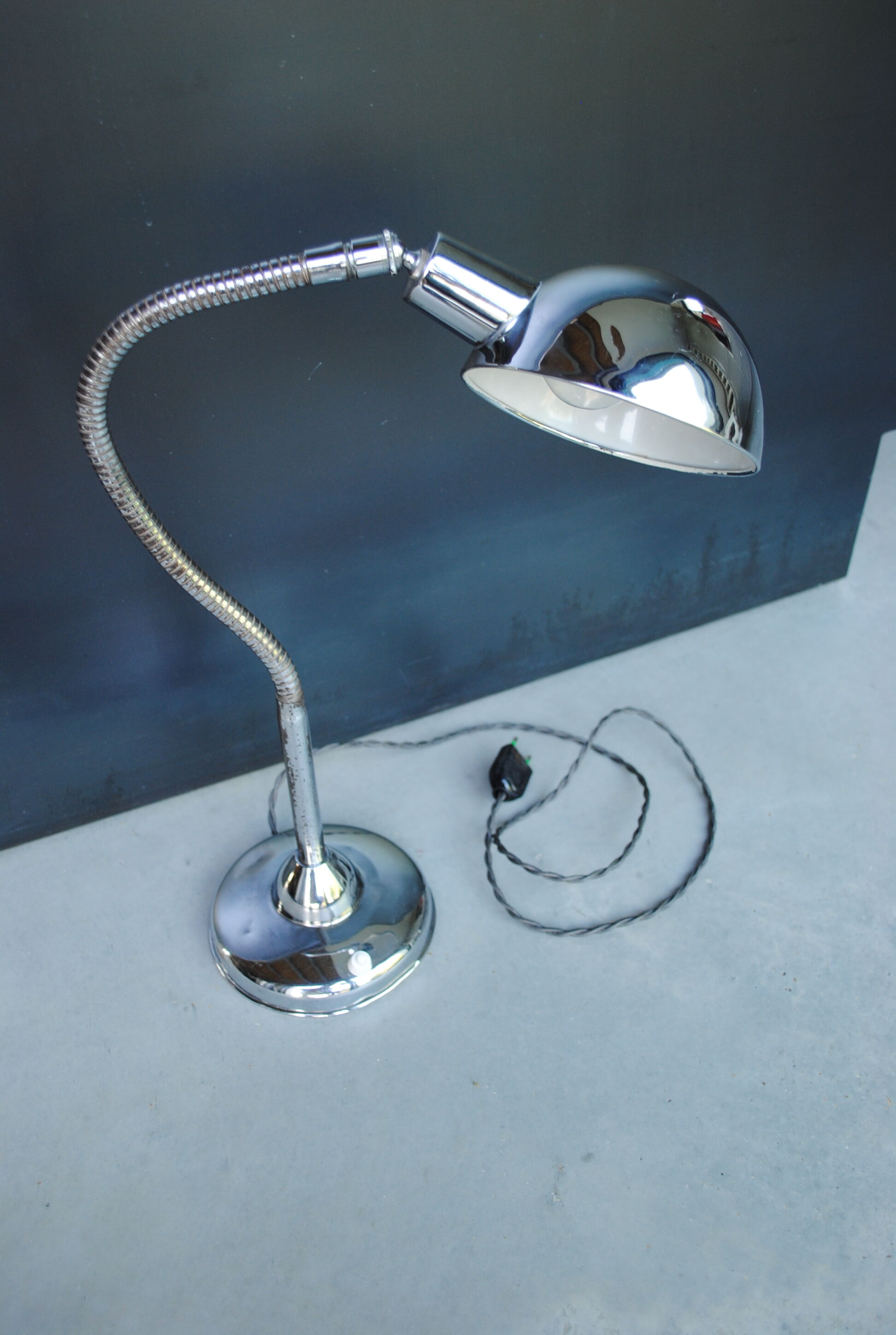 Articulated lamp