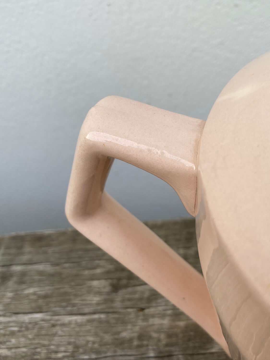 Saint Amand pitcher in powder pink ceramic