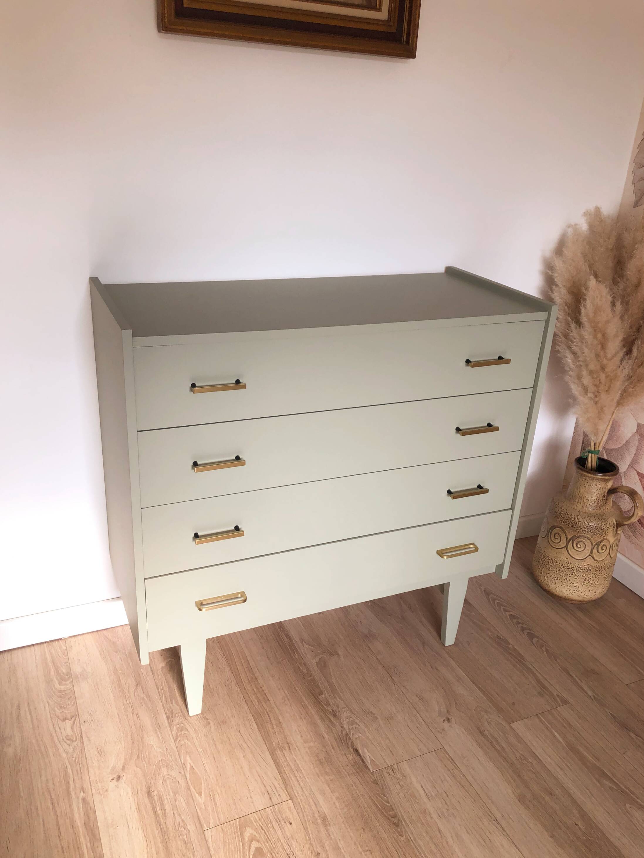 70s chest of drawers with 4 drawers