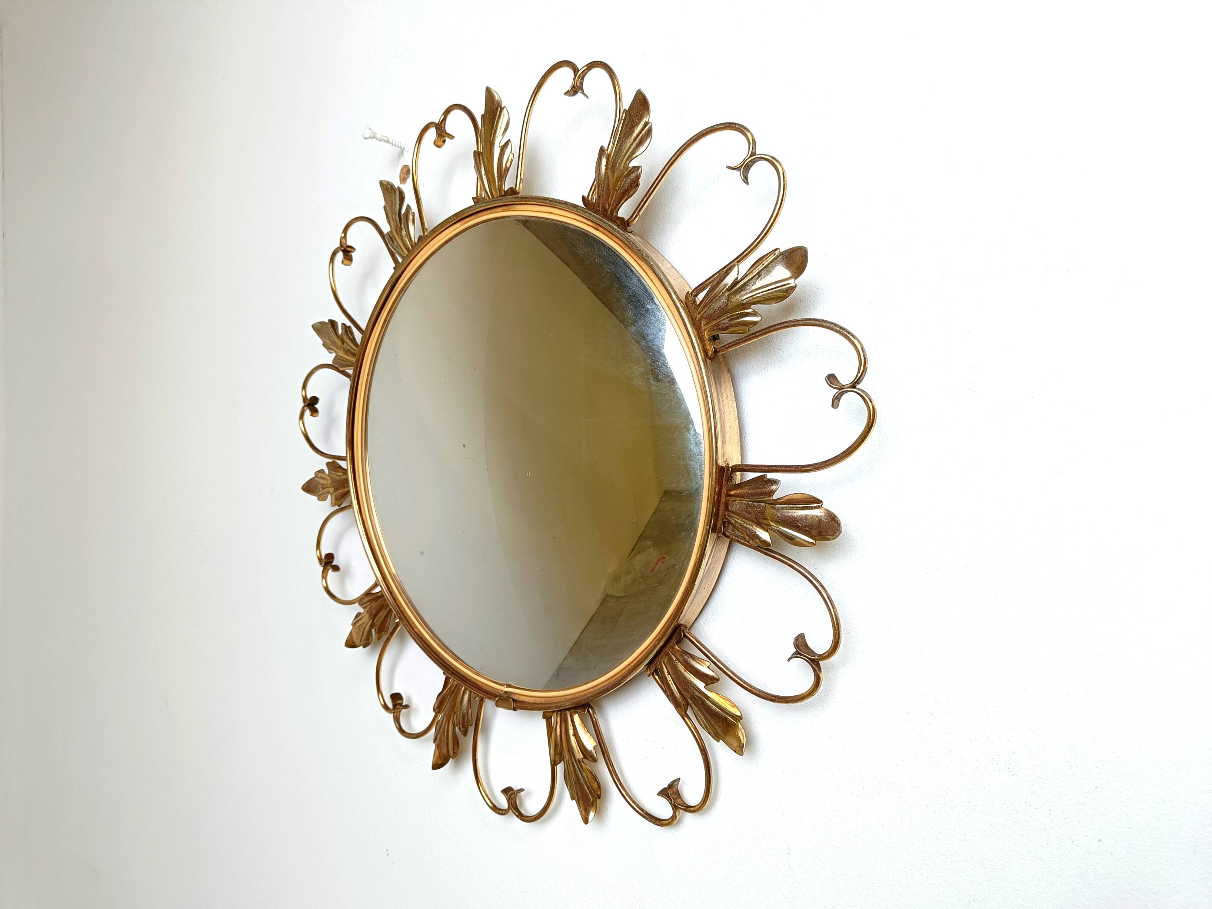 Miroir vintage en laiton à motif soleil des années 1960