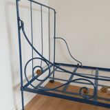 Wrought iron child bench bed